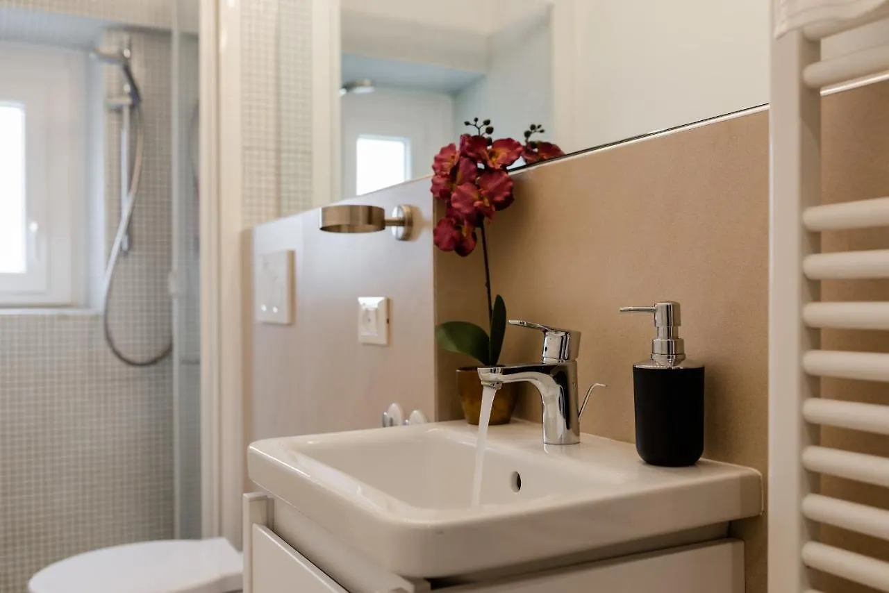 Gallery Art Apartment In San Frediano フィレンツェ イタリア